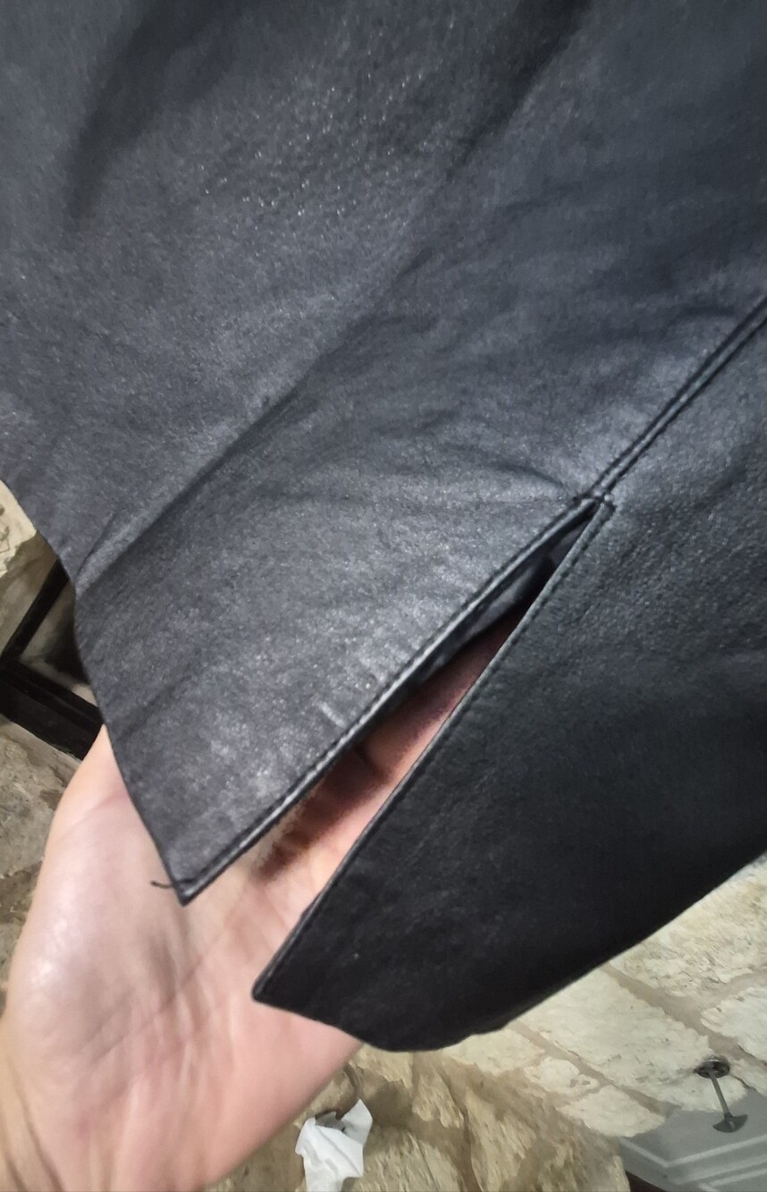 Vintage Newport News Real Leather Mini Skirt w/ Slit - Fits like US 4 (Tag 8)